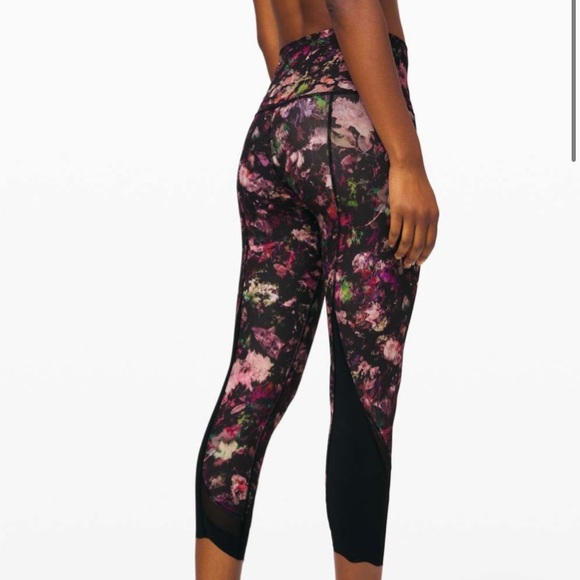 Lululemon Wunder Under Cropped Leggings - Picture 2 of 2